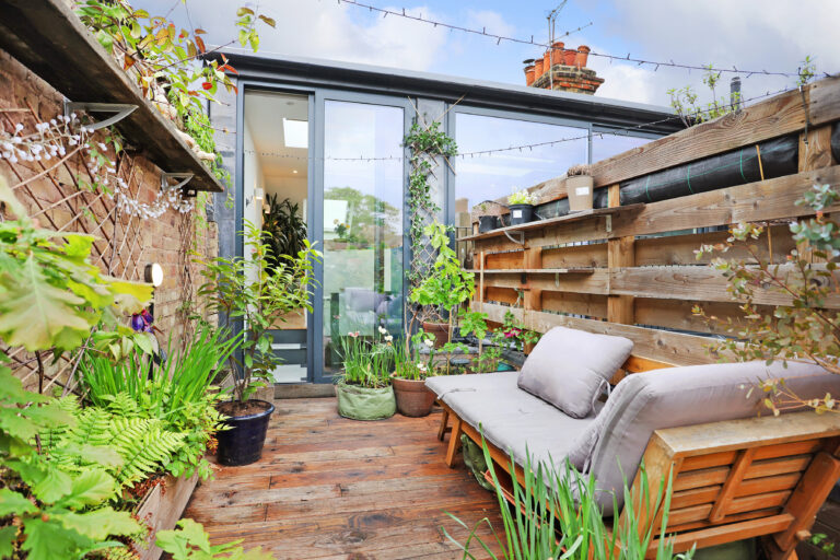 Furnished roof terrace — Kensal Green NW10
