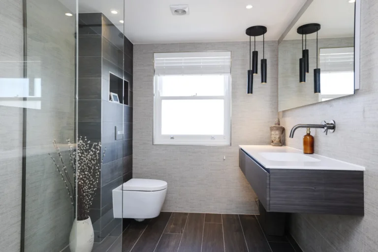 Modern bathroom with sleek design and natural light — Sheen SW14